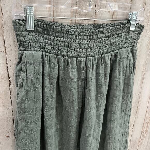 Aerie Green Cropped Pants - Picture 2 of 8